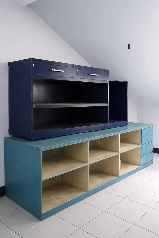 Meja lemari penyimpanan serbaguna