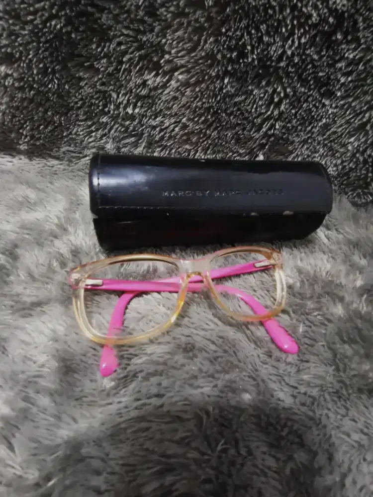 Frame kacamata marc jacob