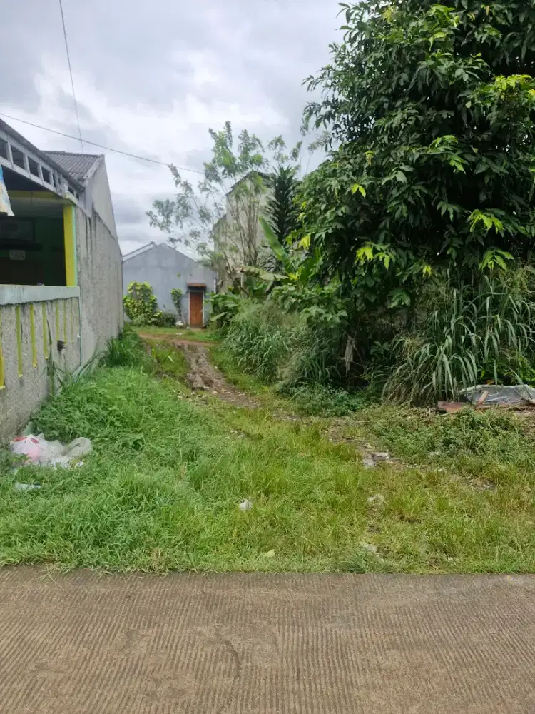 Di Jual tanah di Villa Melia Rawakalong