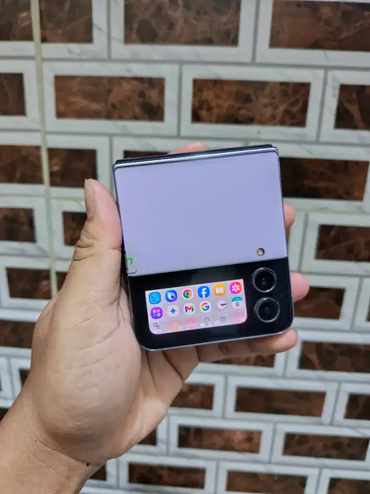 JUAL CEPAT SAMSUNG Z FLIP 4 5G 8/128 GB SECOND MURAH