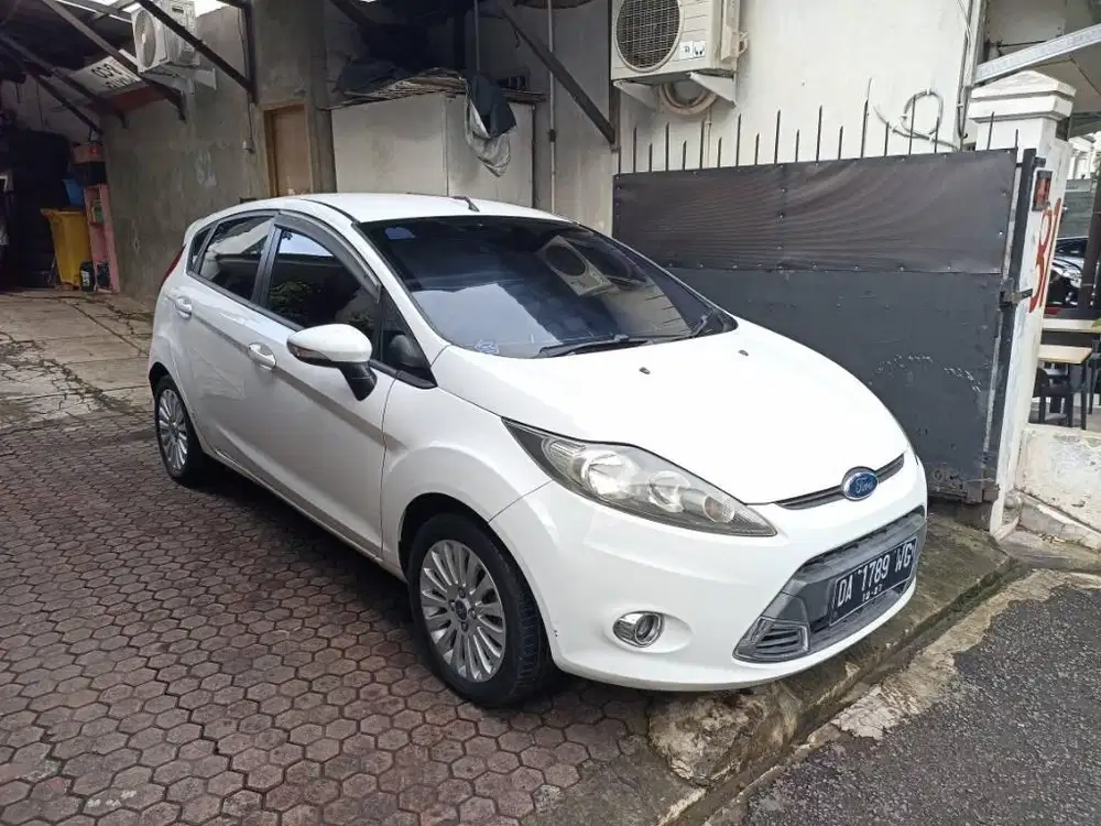 Ford Fiesta Trend 1.4 AT Tahun 2012 Istimewa