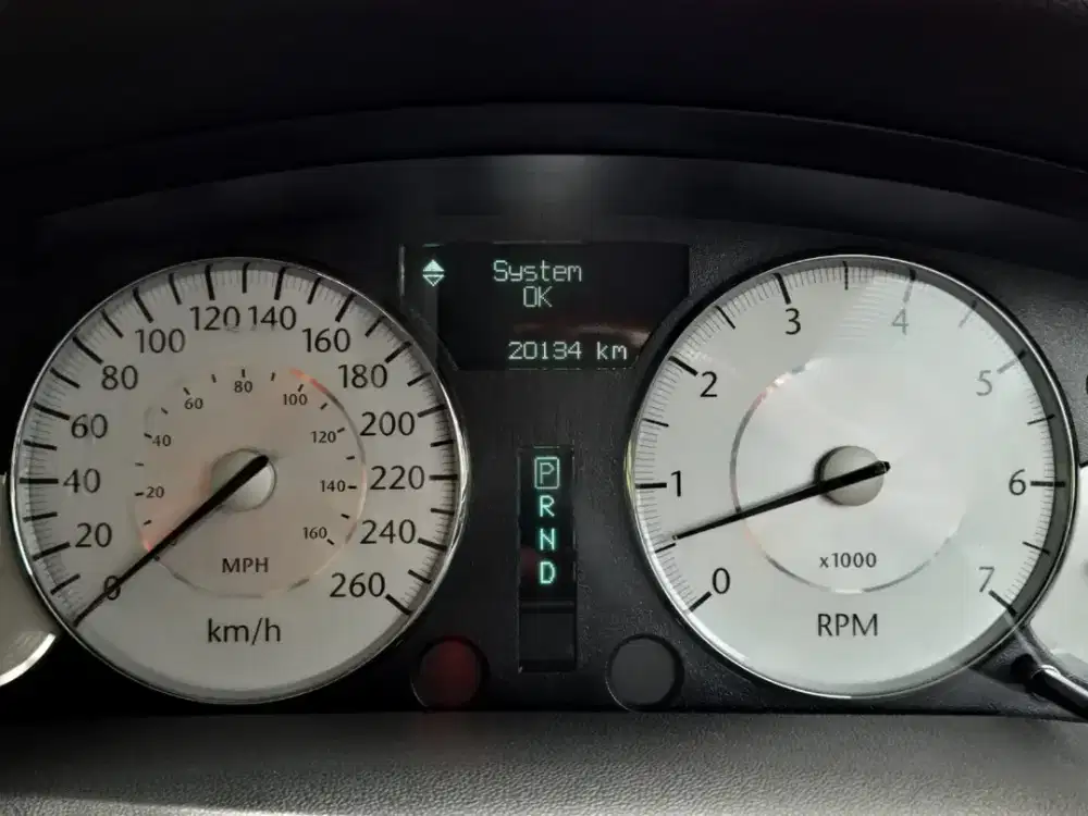 Chrysler 300c Bentley kolektor Antik KM rendah mobil antik 2011 cash