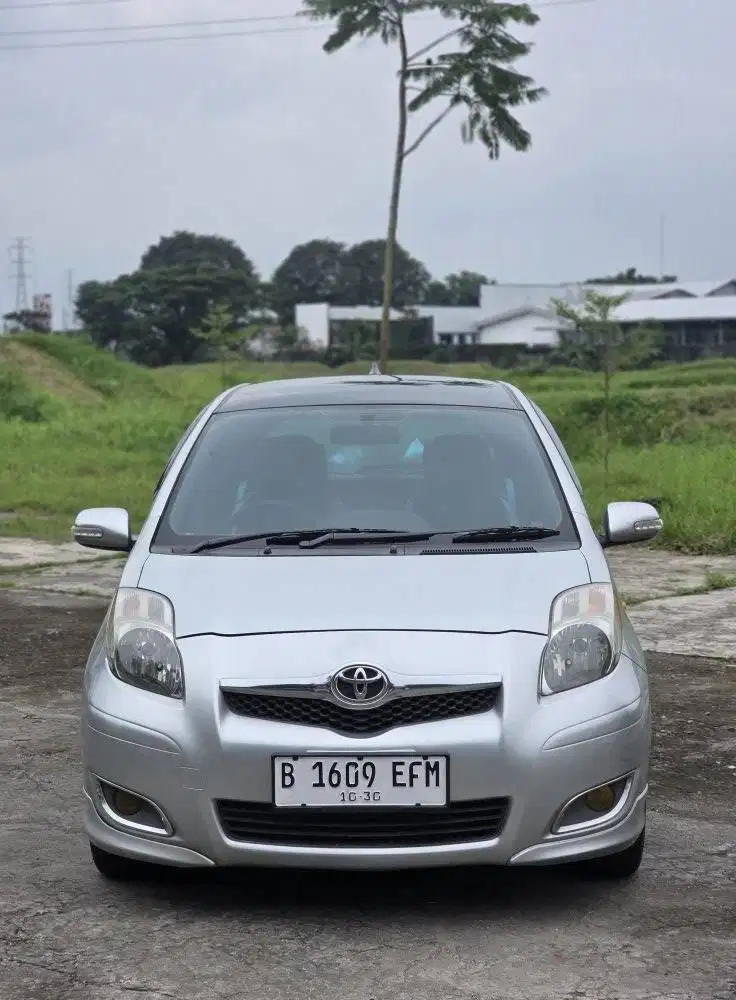Yaris E AT. 2010. Tgn1. istimewa