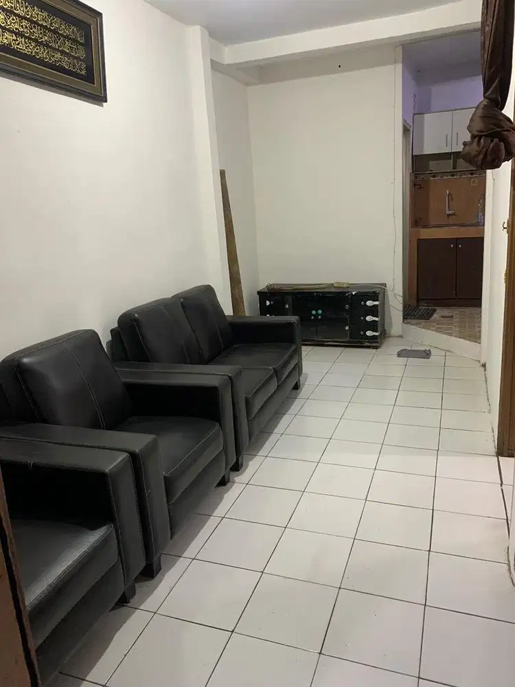 Disewakan Rumah beserta perabot pertahun di Condet, Jakarta TImur Nego