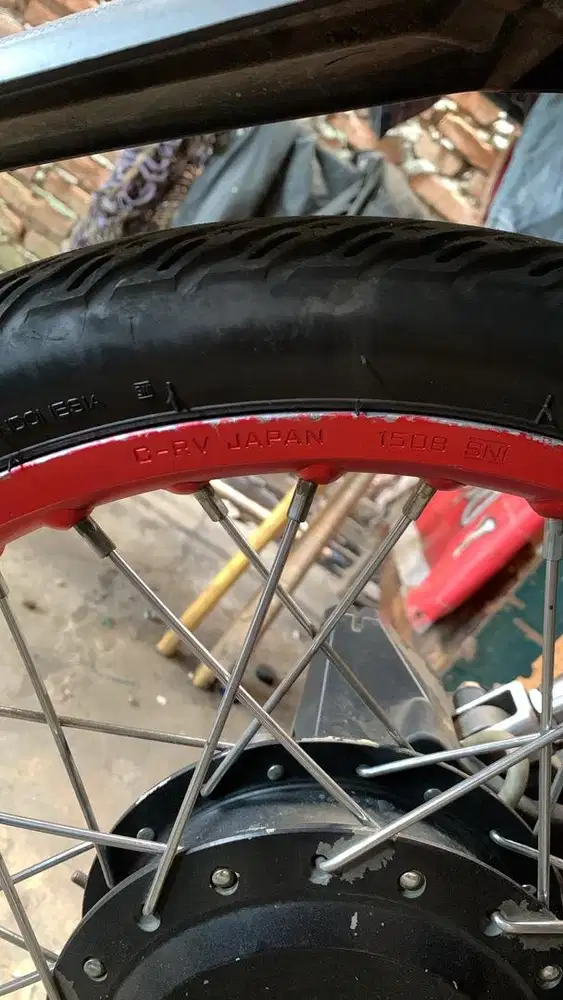 Aloy kereta C-RV SNI