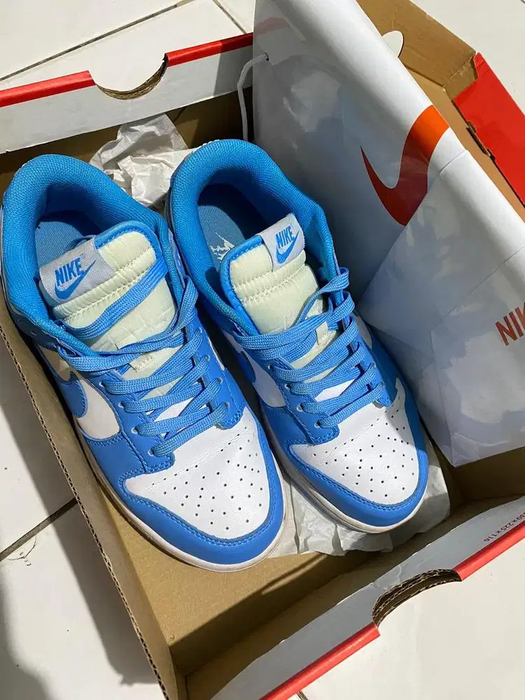 NIKE DUNK LOW BLUE AND WHITE