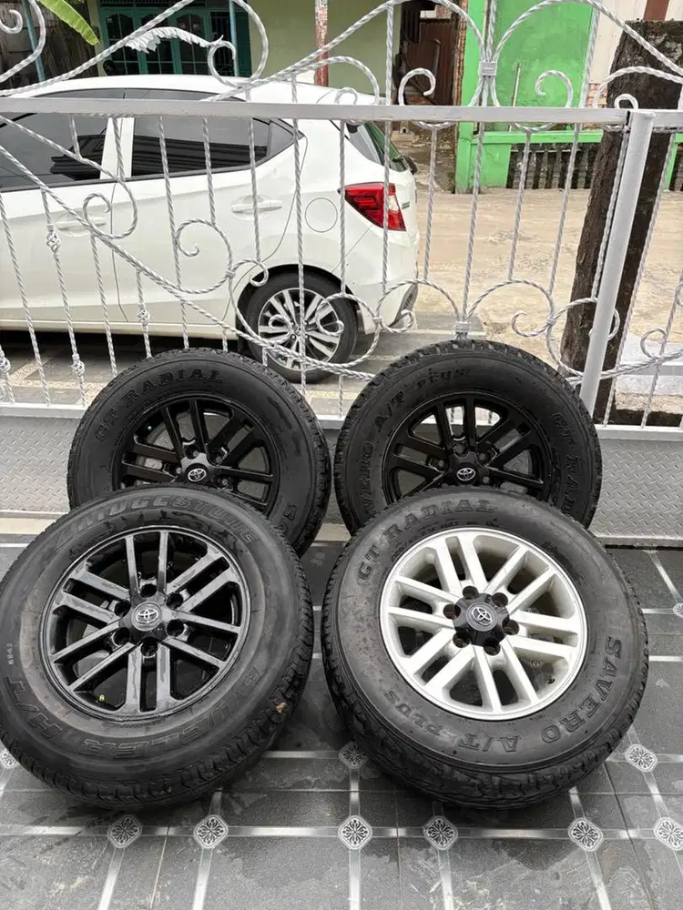 Velg + ban Fortuner R17