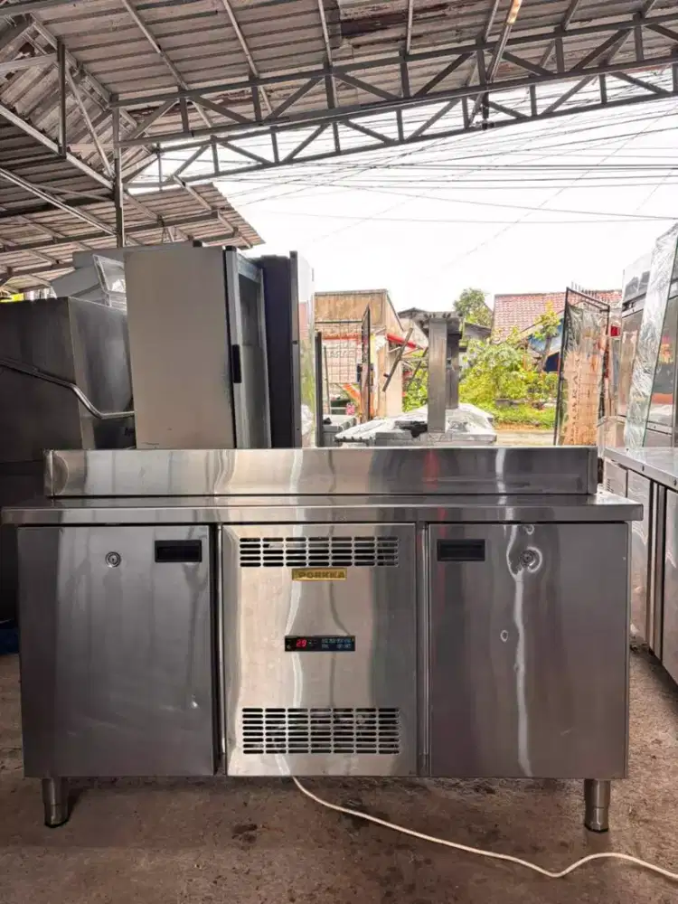 UNDERCOUNTER CHILLER SALAD 

Ukuran 153x60x85
Pan 5 pcs