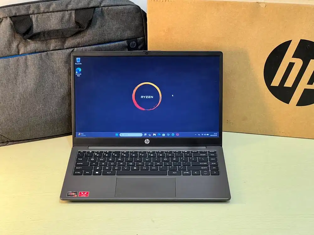 HP 245 G10 Ryzen 3-7320U RAM 8 SSD 256 14 Inch Fullset Like New
