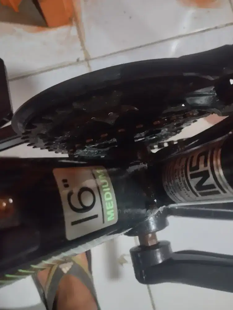 Sepeda gunung merk Aviator .