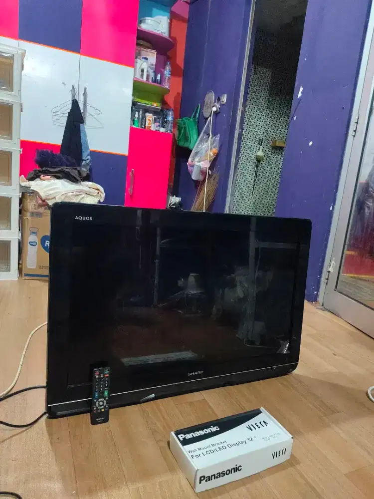 LCD Sharp aquos 32 in