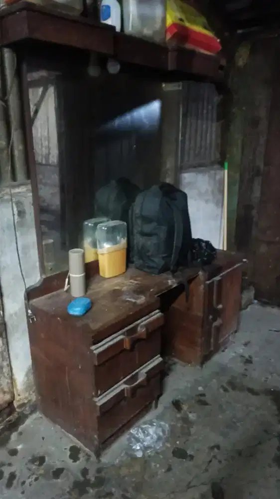 Jual murah lemari jadul jati