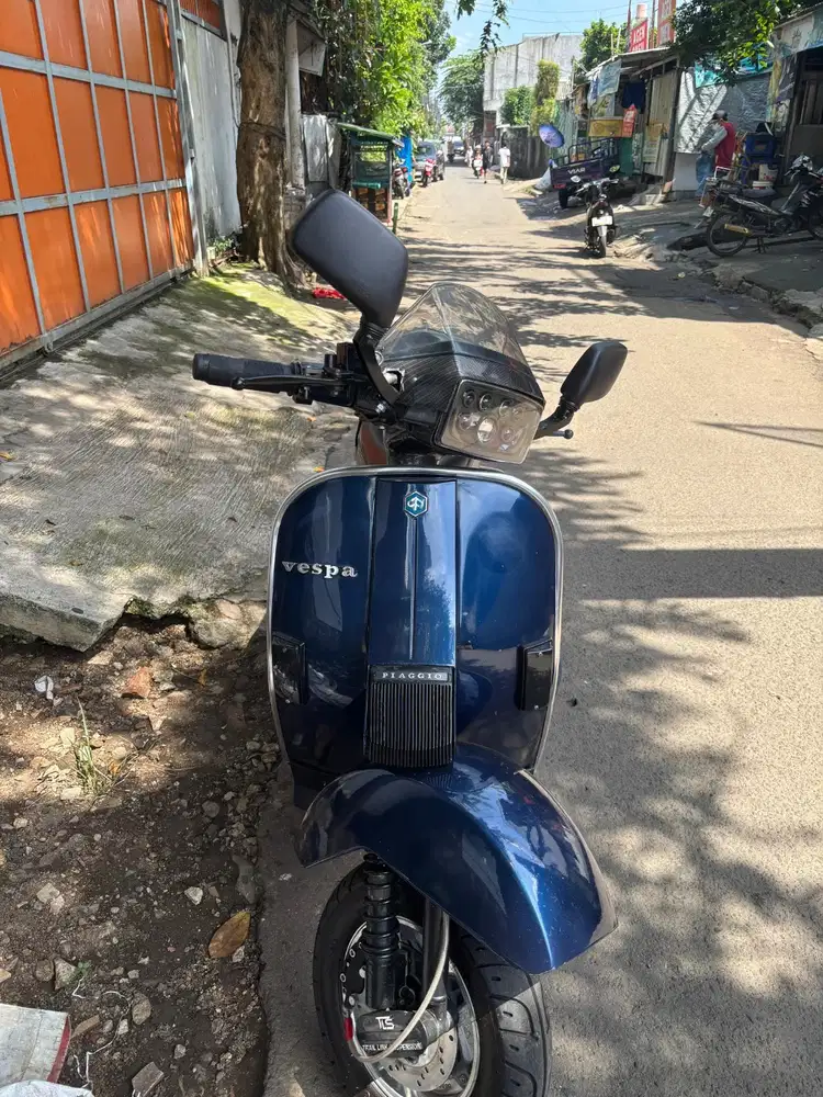 Vespa excel 83 blue metallic