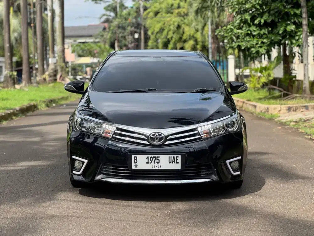 Toyota New Altis V 1.8 AT 2014 Hitam