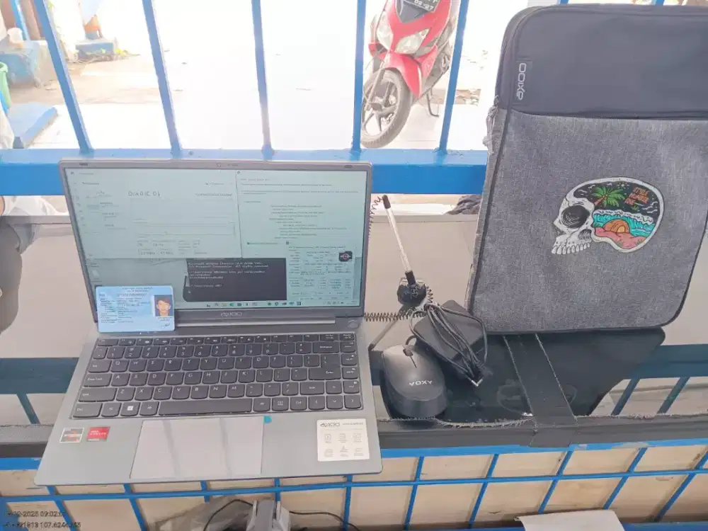 LAPTOP AXIOO Hype 5 AMD X3 / AMD Ryzen 5-3500U/ RAM 8 GB/ SSD 256GB