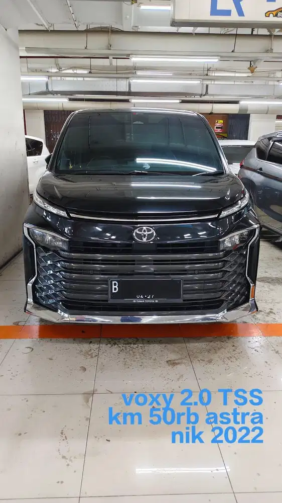Toyota Voxy TSS 2022 - Pajak 1 Tahun - Km Record - MGK Kemayoran