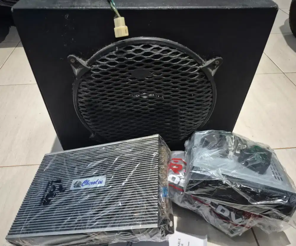 Dijual Power, Subwofer 10' dan Head Unit Mobil (cd/flashdisk)