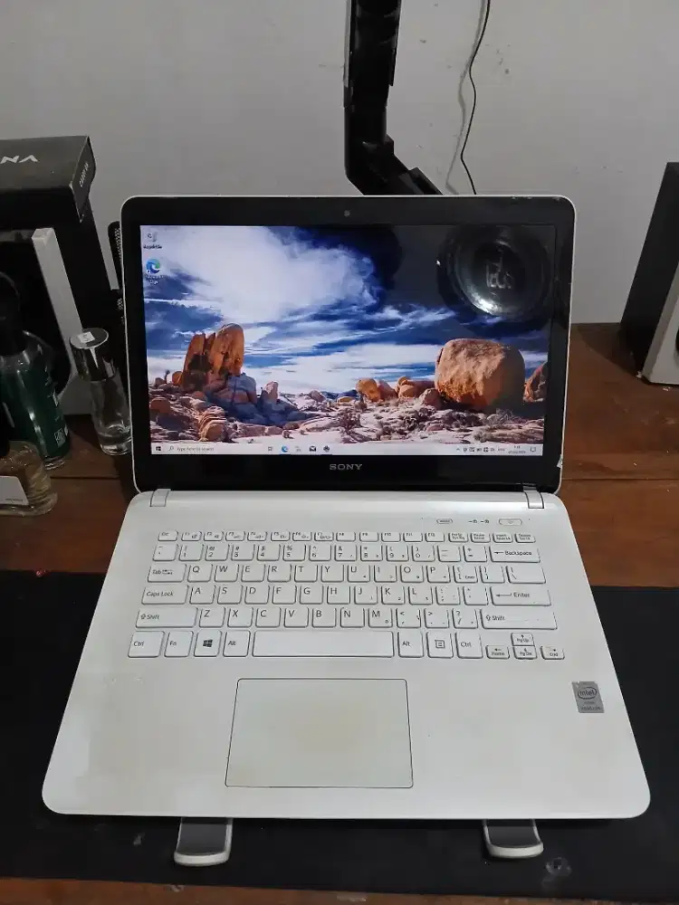Laptop Sony Vaio ,Slim Edition ,Penyimpanan Besar ,Batreai Awet