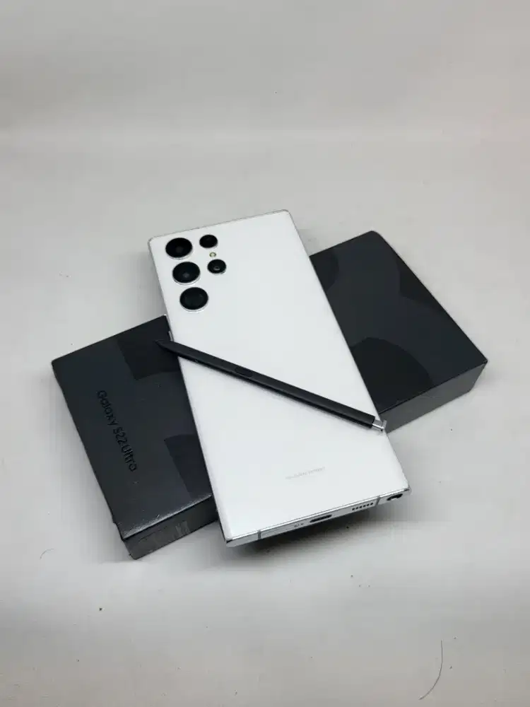 Samsung Galaxy S22 Ultra 5G White
12/256GB Resmi SEIN