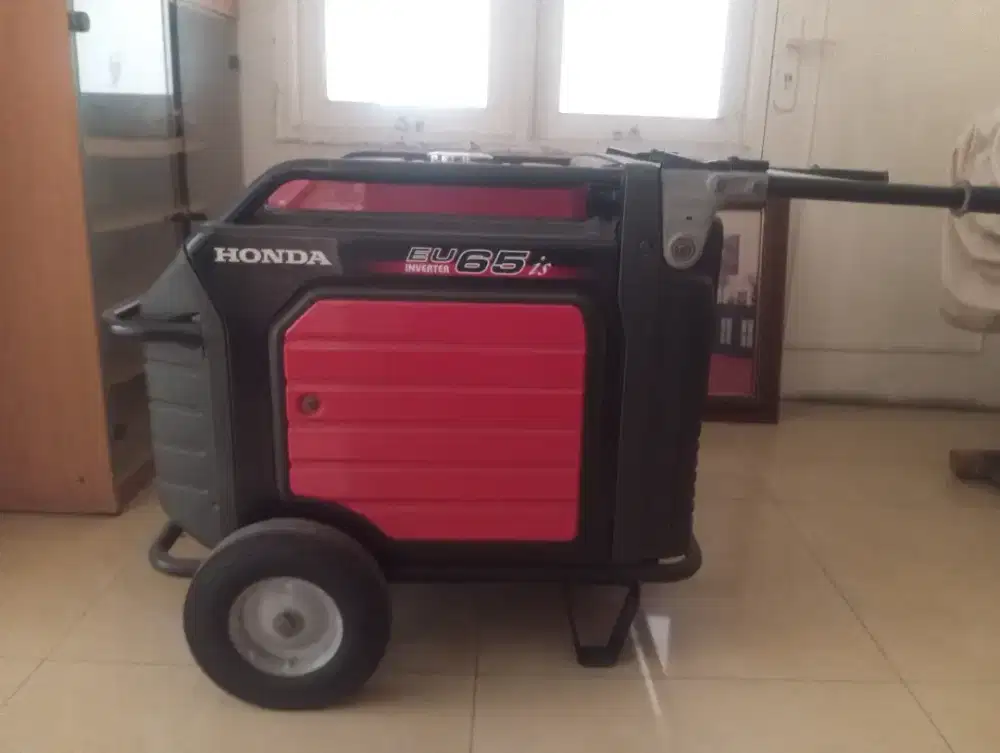 Mesin generator HONDA EU65is