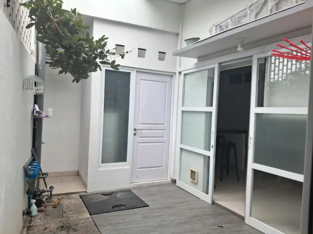 Dijual rumah ready modern minimalis di jl TUSAM Banyumanik