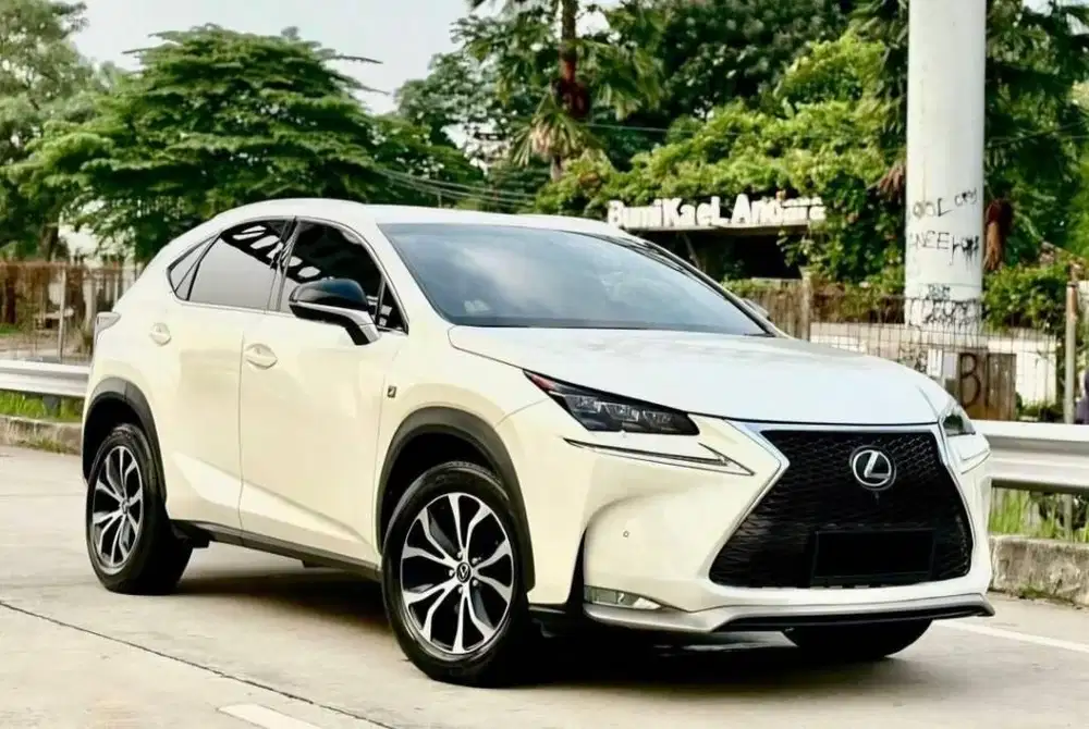 Lexus NX200t 2016/15 F-sport Putih istimewa