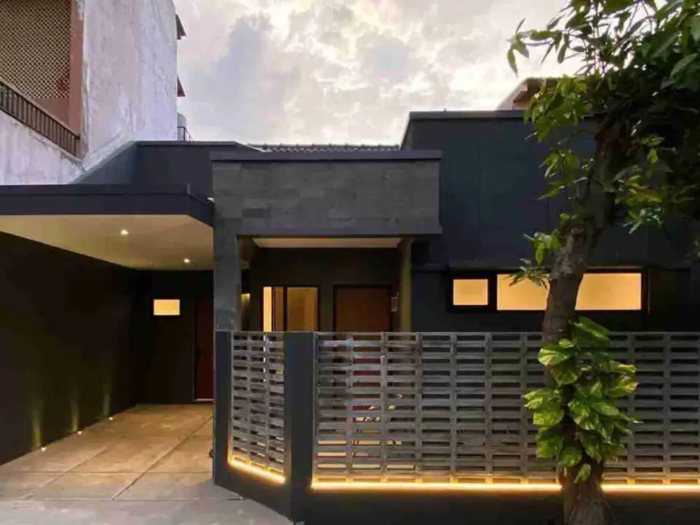 RUMAH CANTIK DI ARYA MUKTI BARAT PEDURUNGAN LOR SEMARANG