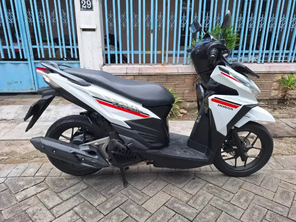 Jual vario 125 2017 plat w gresik kondisi sgt bagus siap modik