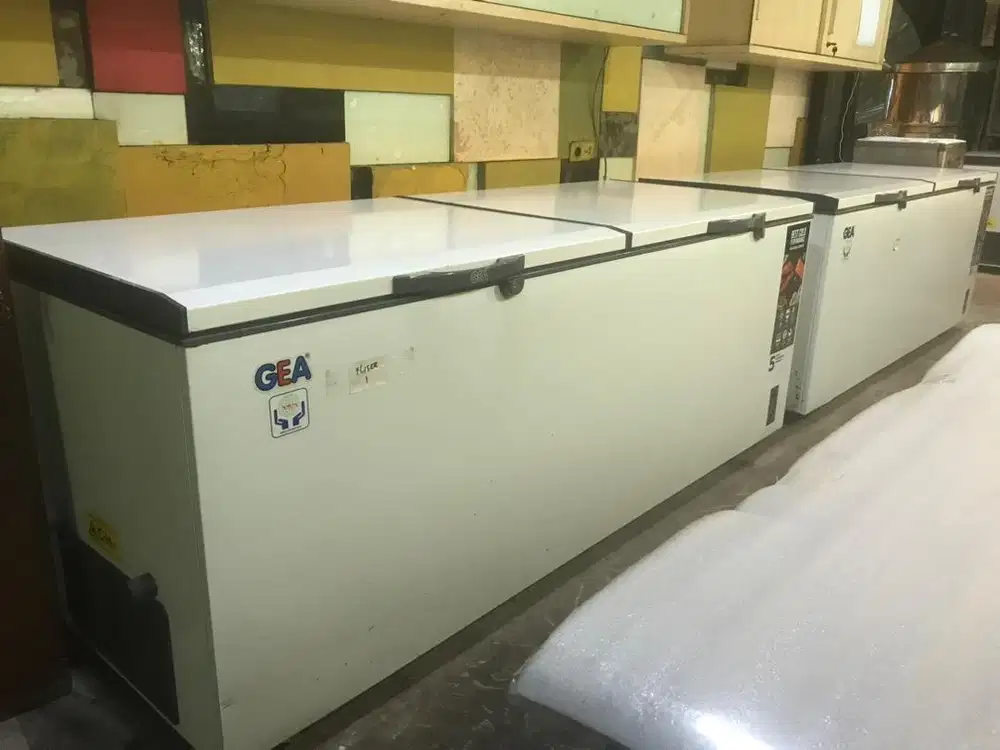 Chest Freezer Gea AB 1200 TX 99 % baru 1050 Liter model terbaru