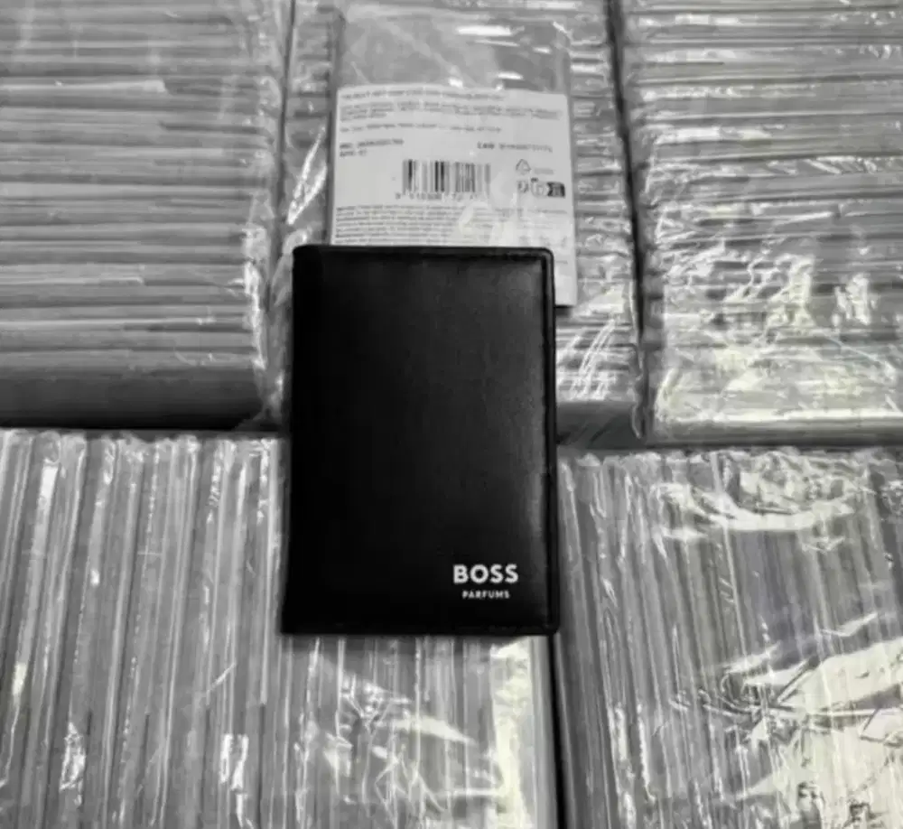 Hugo boss dompet kartu