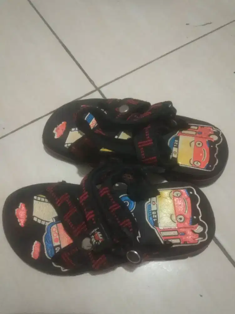 sandal anak cowok