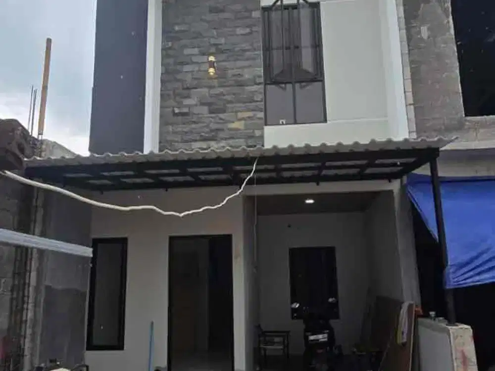 Rumah 2 lantai strategis di lubang buaya