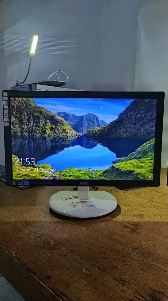 PC LAYAR MONITOR merek AOC E943FW 19 inch SLIM