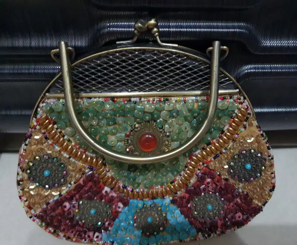 Tas pesta manik manik mewah preloved