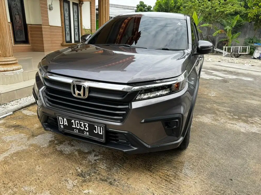 BRV S 2022 MT PMK 2023  km rendah manual abu-abu original cat
