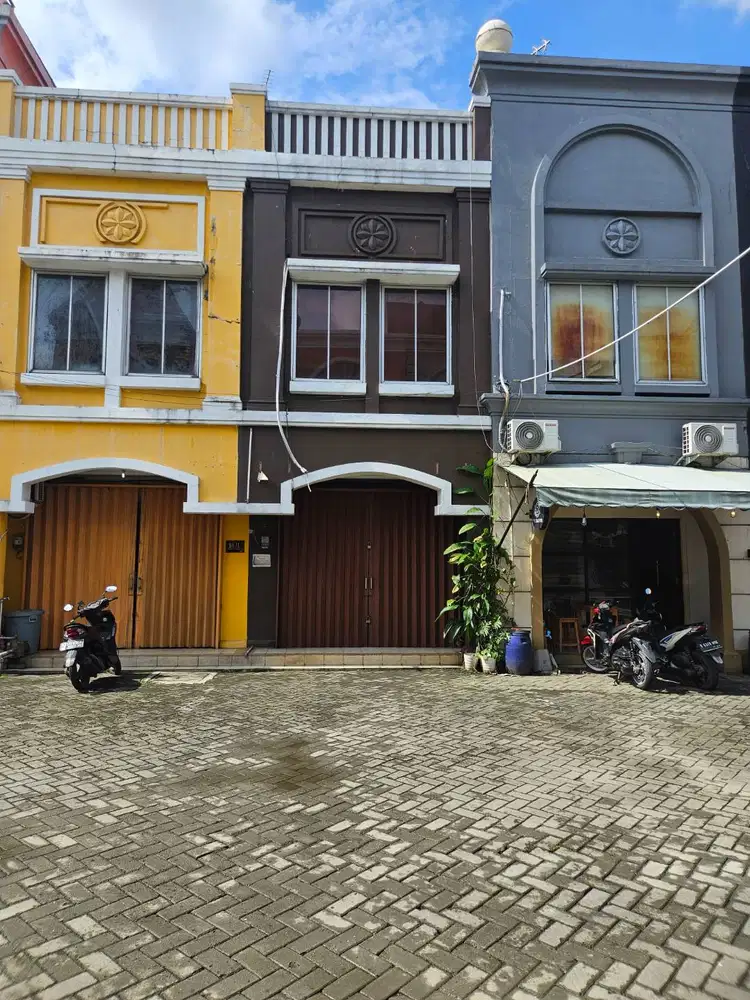 Disewakan Ruko Victorian Bintaro