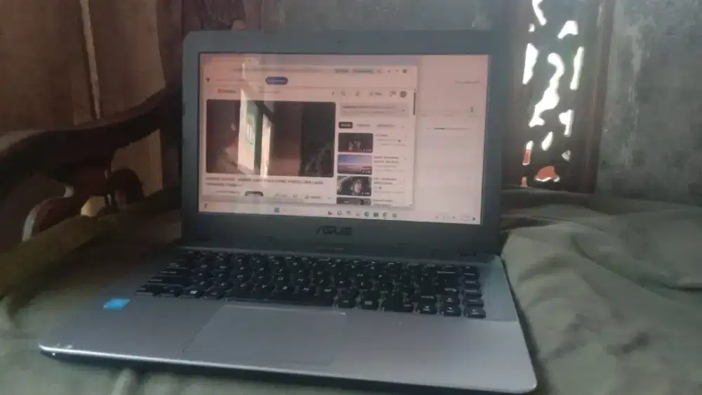 ASUS VivoBook X441MA. Jual murah 1,2jt bisa nego sampe Dela merek