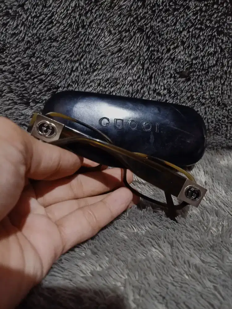 Frame kacamata Gucci vintage