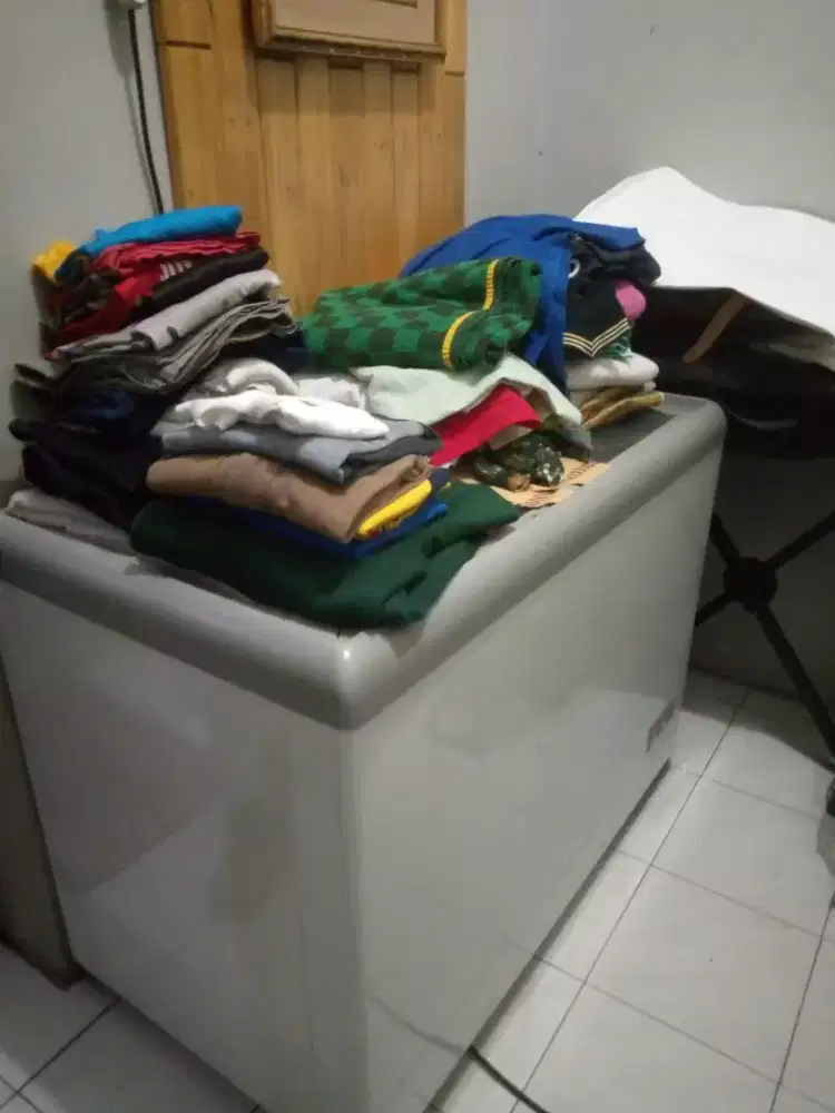 Dijual freezer dan softcase