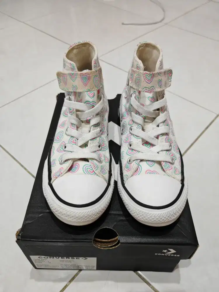 Sepatu Converse Anak Perempuan Size 32