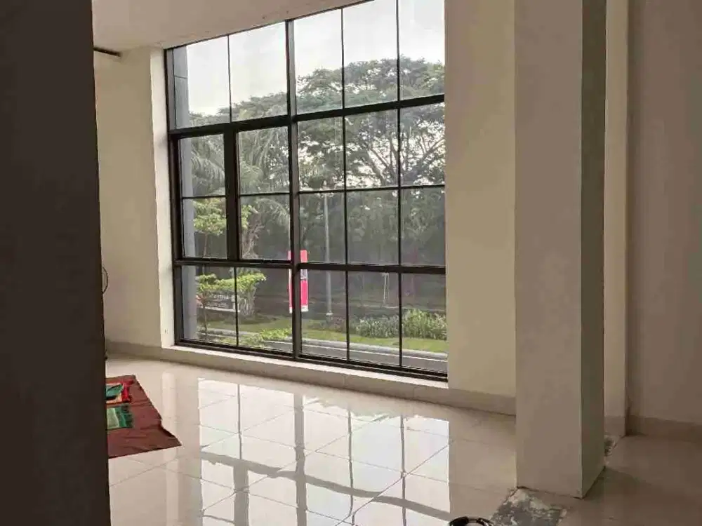 Disewakan ruko gandeng 3lantai di Maison de Wisteria Metland Menteng Cakung