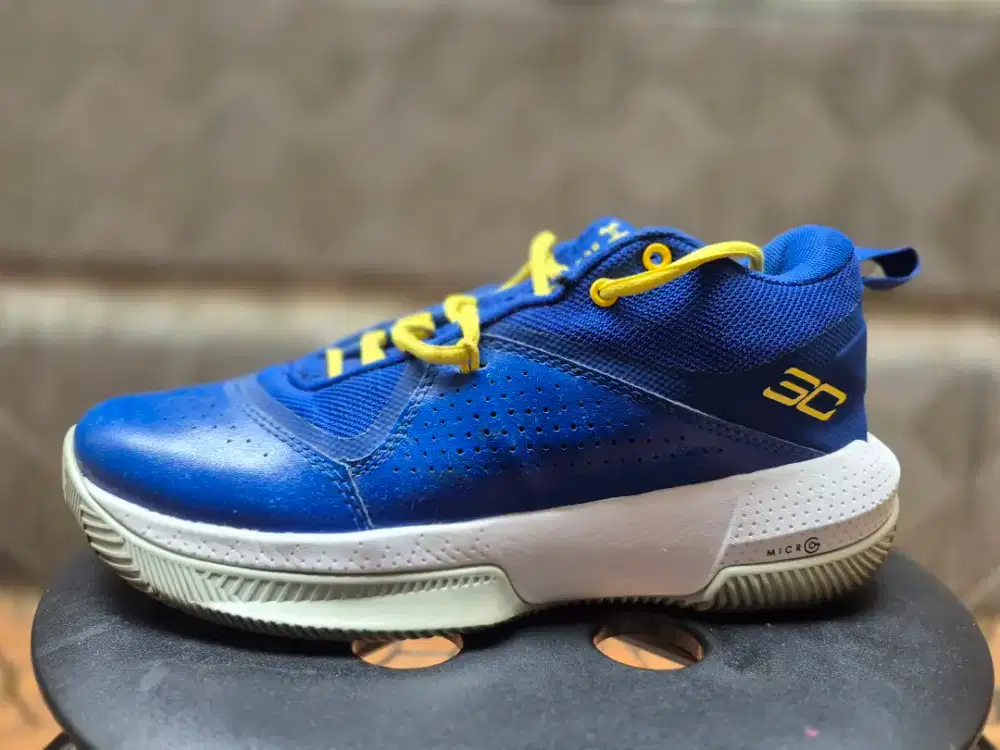Under Armour Curry GS SC3 Zero IV – Size 40 (Mint Condition)