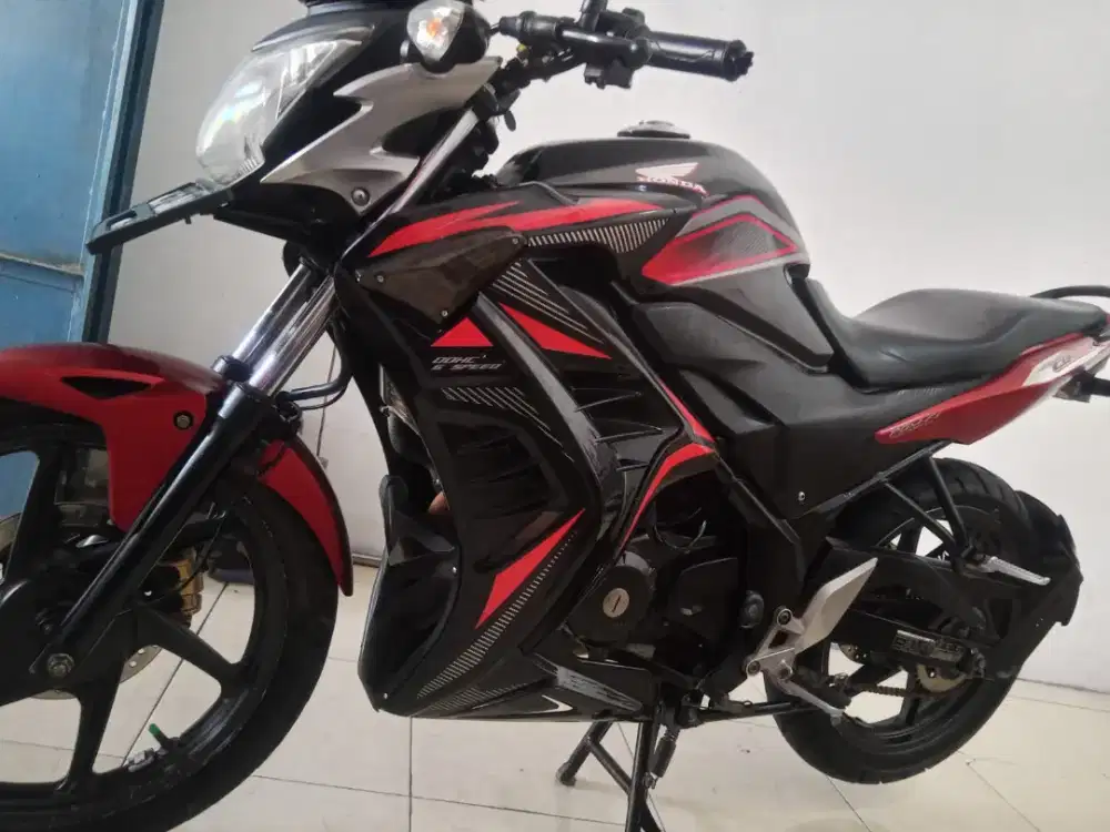 Honda Sport CB 150R Street Fire 6Speed F1 Perfect dan Lengkap Murah