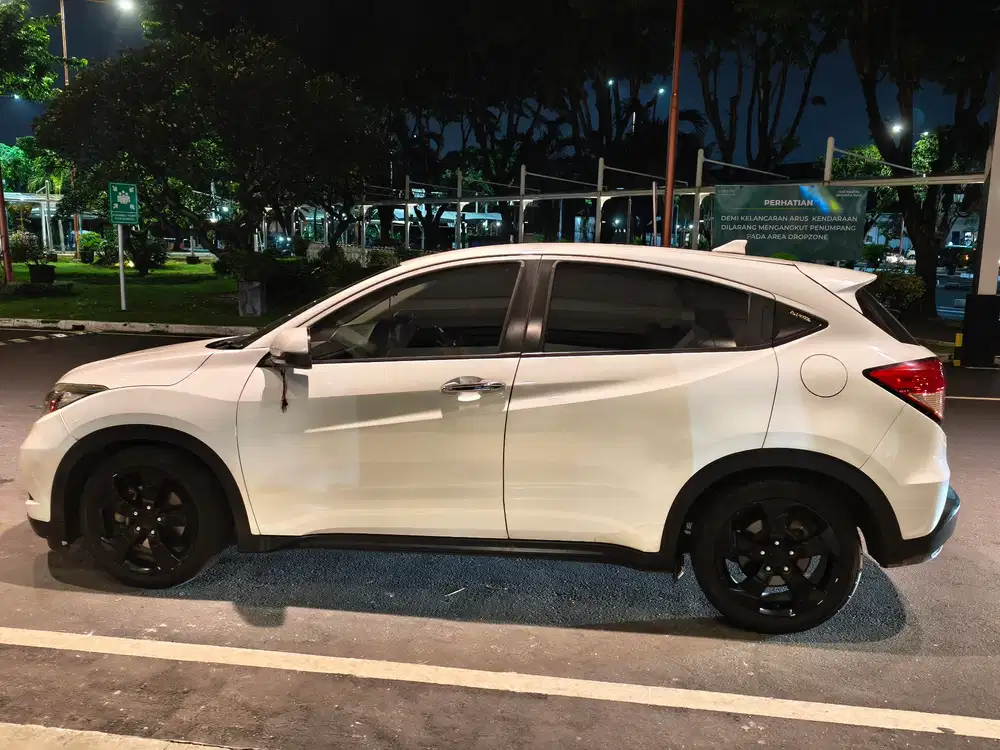 HRV, MATIC, 1.5E CVT
Thn 2017
Asuran 
Plat cantik 1456
Harga, 210 Juta