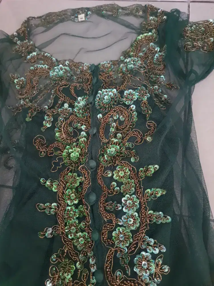 Preloved kebaya full payet termasuk inner