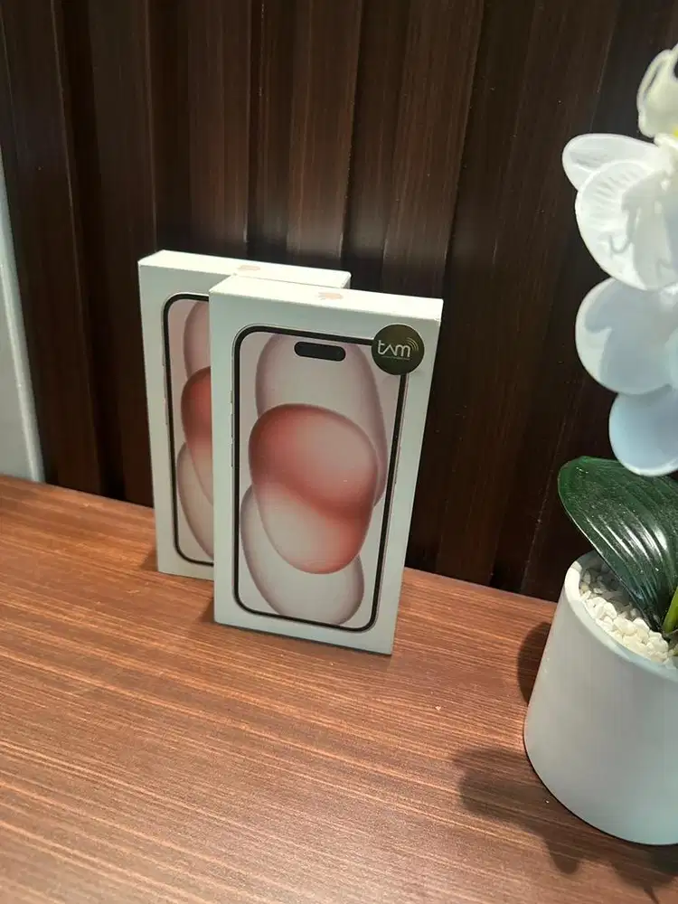 Iphone 15 128 BNIB