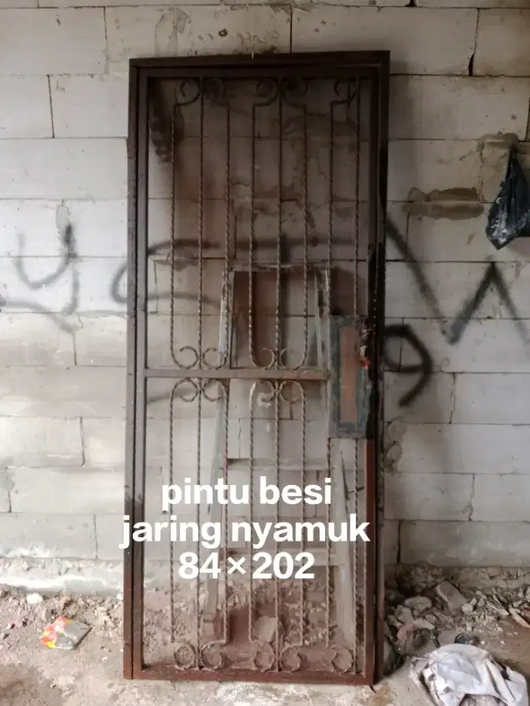 Pintu besi  jaring ngamuk 84×202 bekas baik
