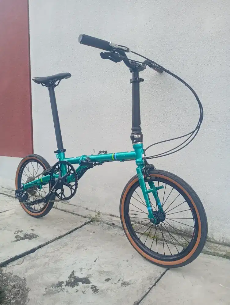 Fnhon Gust 16 Glae Green
Baru