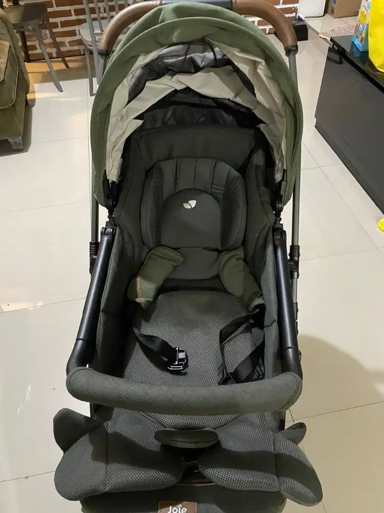 Preloved Joie Signature Sma Baggi 4WD Drift Baby Stroller