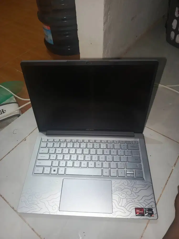 Advan heritage ram 8 ssd 500